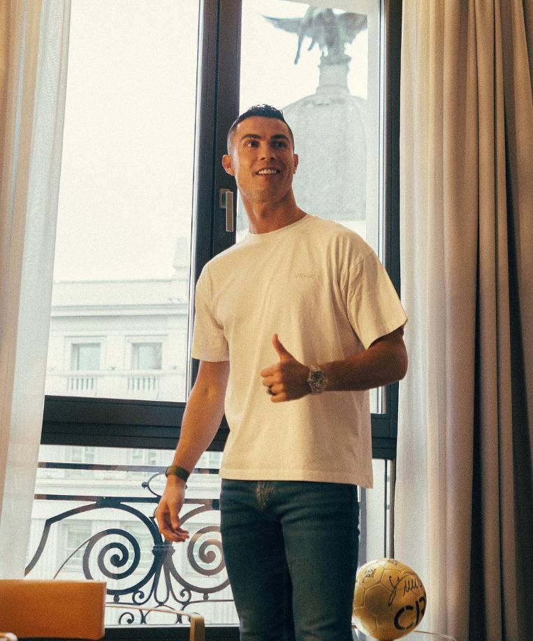Como bien es conocido, Cristiano, no solamente se ha caracterizado por el fútbol, sino que también ha invertido en negocios en distintos países.