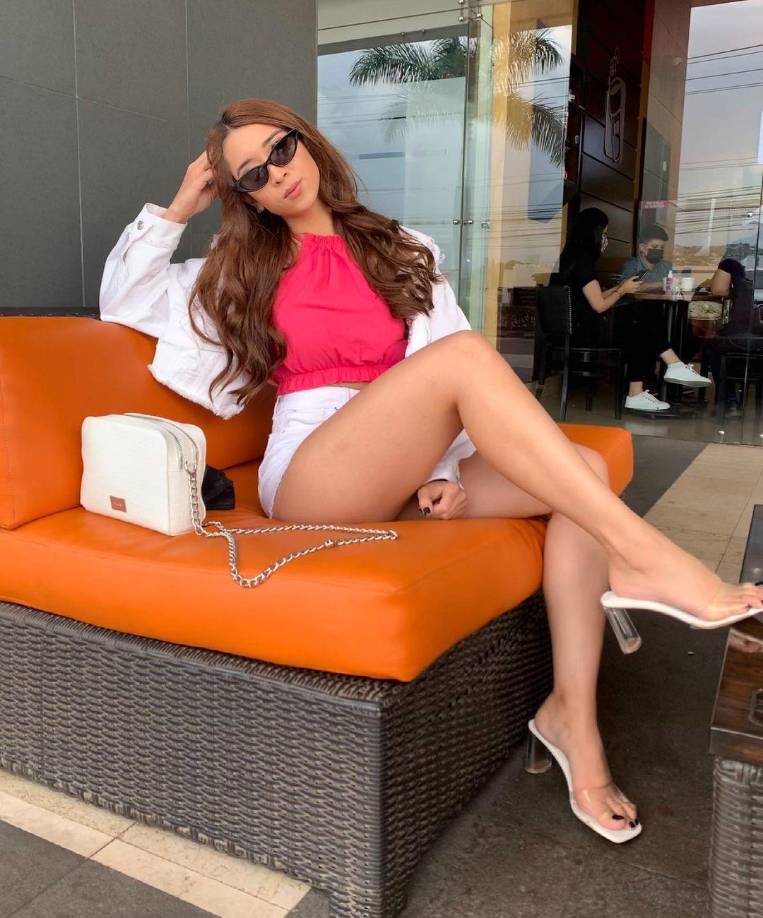 ¿Te han hecho propuestas indecentes? , fue la primera pregunta que le realizaron a la linda Daniela.