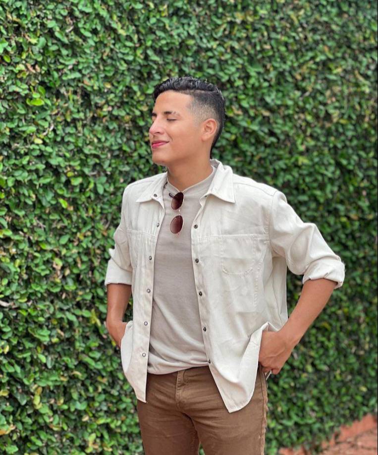 En redes sociales comparte con sus seguidores momentos importantes de su vida.