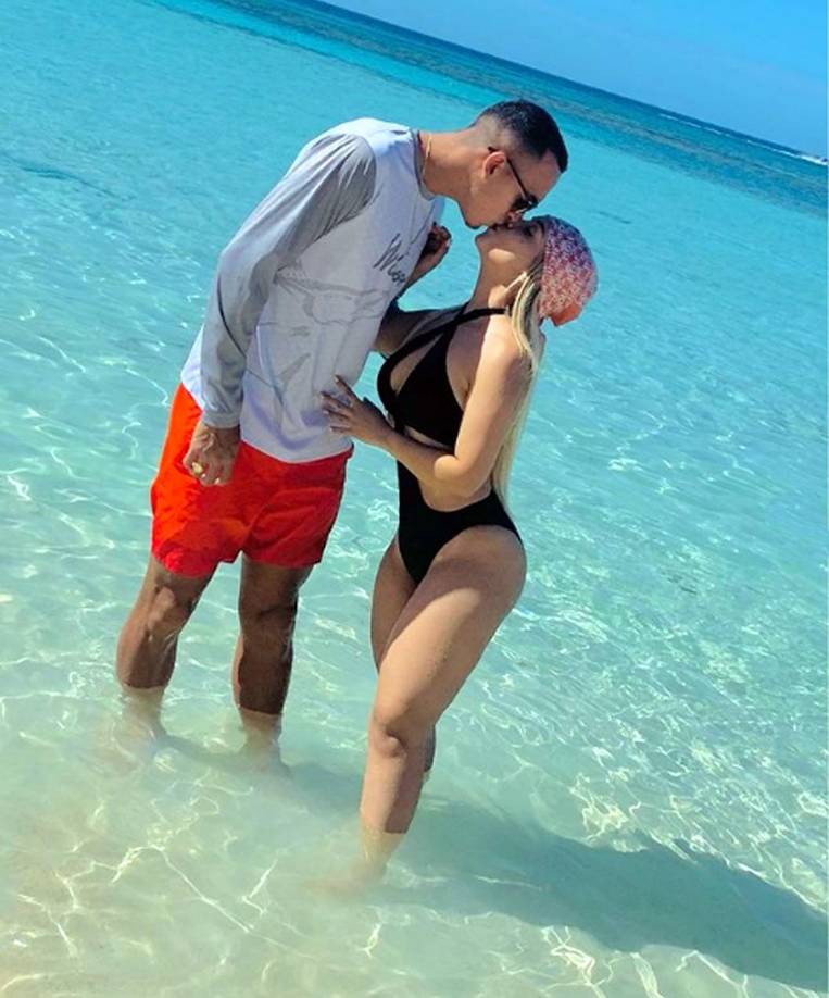 Dora Martínez y Devron García ya llevan un tiempo juntos. Se conocieron a través de las redes sociales.