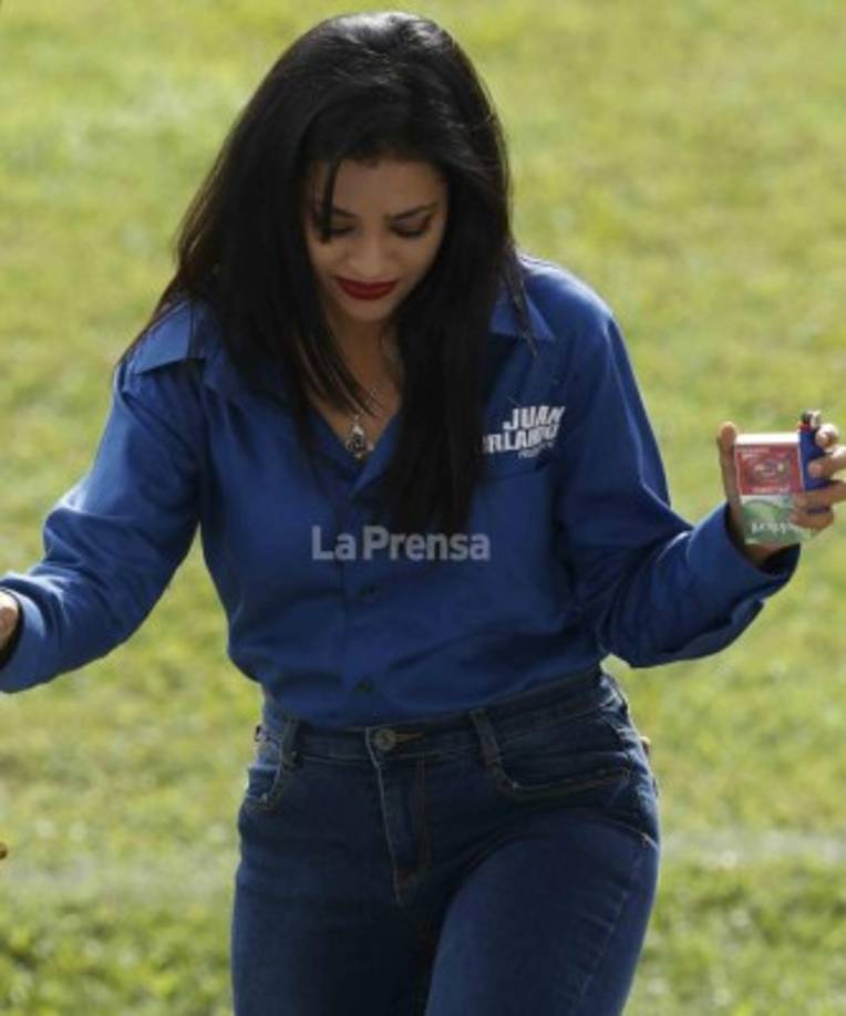 Esta otra chica fue otra de las que se hizo presente en el entreno de la H que se realizó en el estadio Morazán.