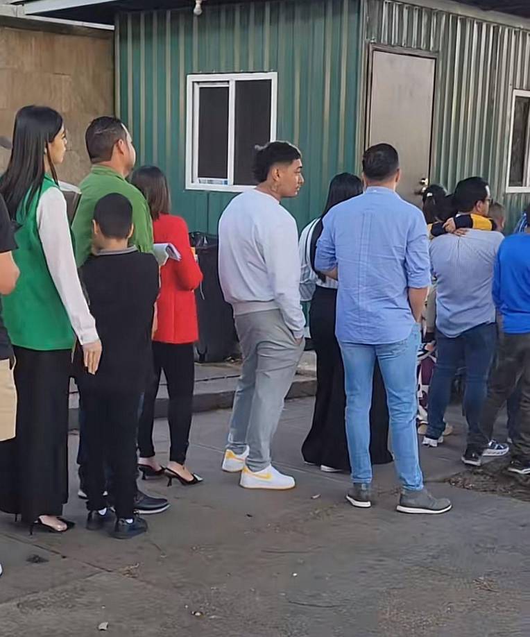 ”Yo no sé porque en Honduras hay tanto odio para Supremo, les cuento que el 2 e enero tenía la cita en la embajada y estaba super emocionado para que les voy a mentir, ya que tenía una gira con el grupo Kazzabe y me negaron la visa”, dijo Supremo.