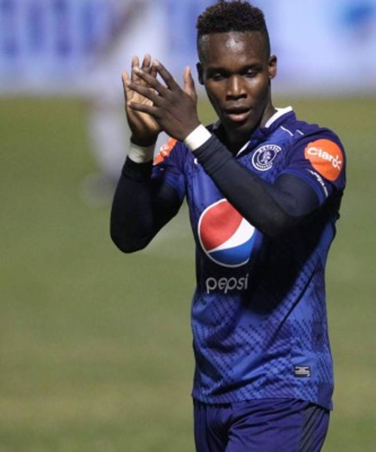 Rubilio Castillo: El delantero sigue sin poder definir su futuro ya que finalizó su contrato con Motagua. En las últimas horas ha circulado que el Real España estaría tras los pasos del atacante. Además en Marathón le han hecho una oferta.