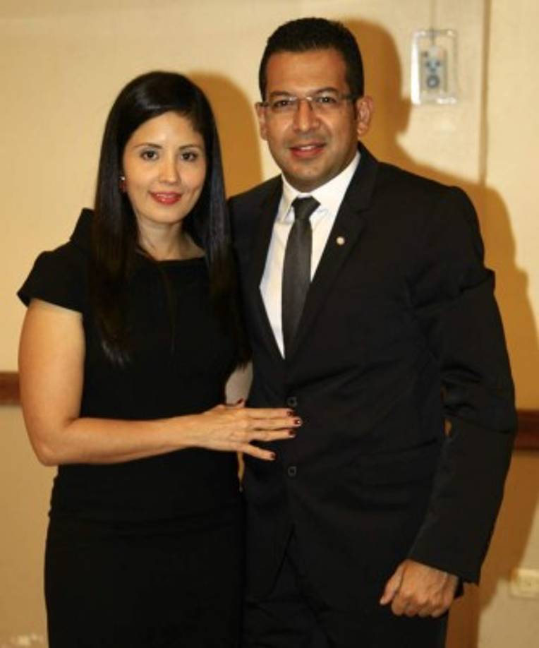 Karen y César García.