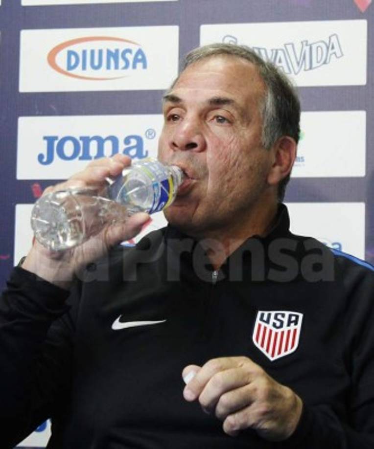Bruce Arena, entrenador de Estados Unidos, asegura que las altas temperaturas serán factor clave para el partido.
