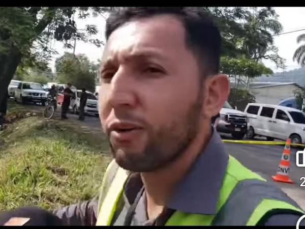 Eliio, vendedor de burritas en el lugar del accidente del bus rapidito en Villanueva, Cortés.