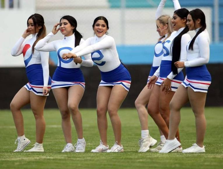 ¡Bellas de la semifinal! Las chicas que cautivaron en el Motagua-Olimpia en el Nacional
