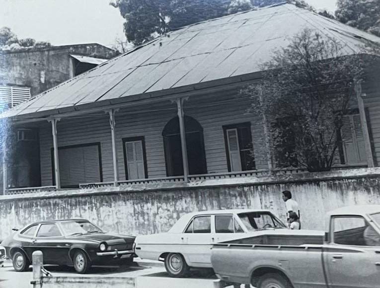 La casa de la familia Bográn se construyó entre 1901 y 1902, en la primera calle, 6 avenida. Su propietario fue Antonio Bográn.