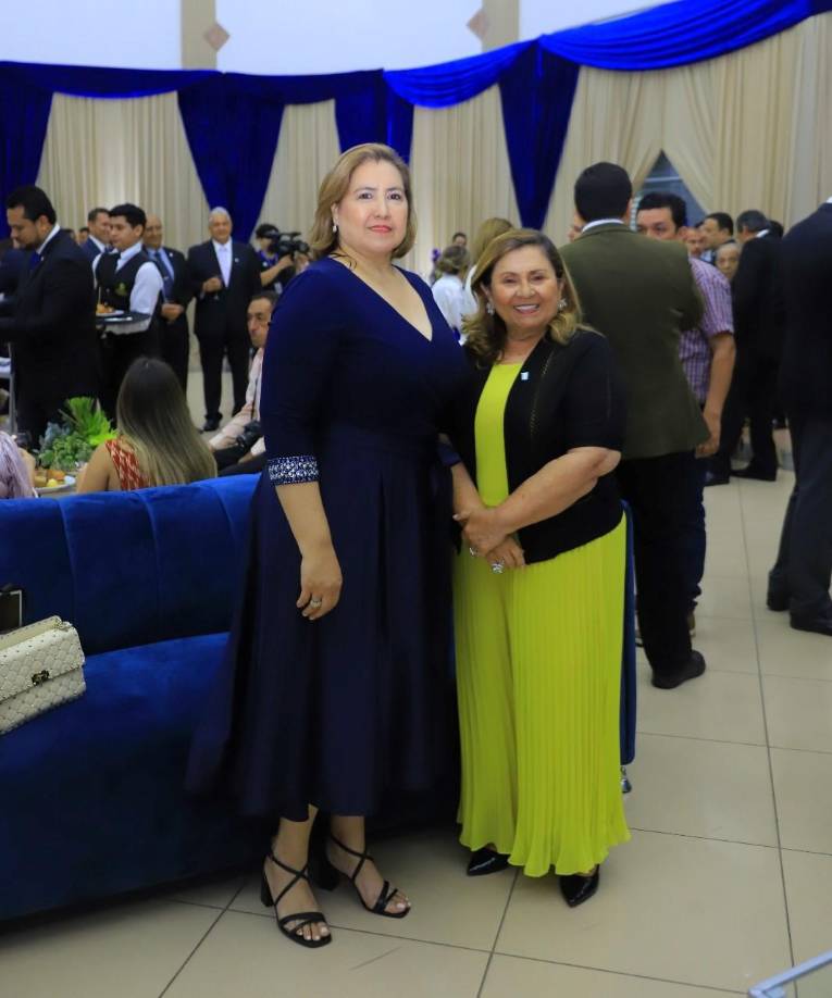 Helen de Luque y Gloria Galeano