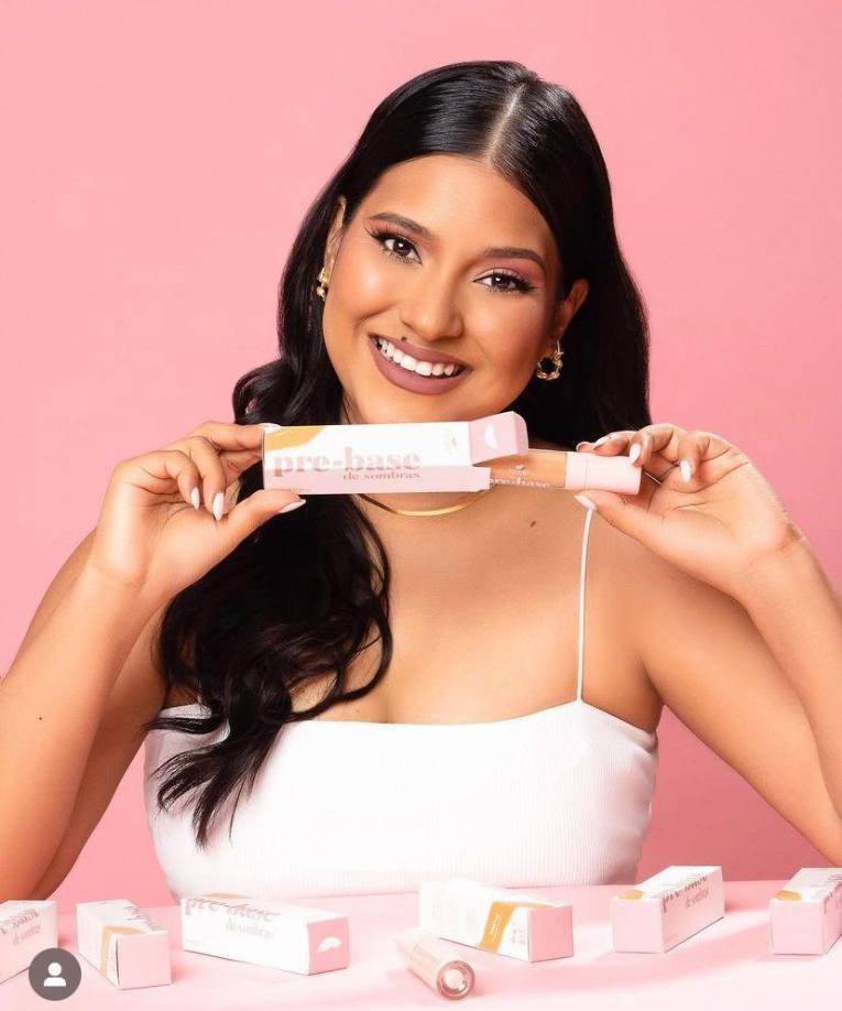 También en línea a través de krizrealestudio.com.