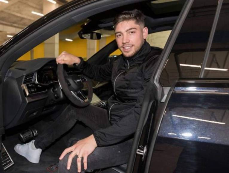 El coche más caro se lo ha llevado el centrocampista uruguayo Fede Valverde. El charrúa ha optado por un RS Q8 quattro Tiptronic, que tiene un coste de más de 160.000 euros en el mercado.