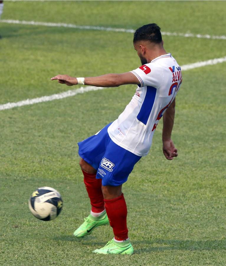 Jorge Álvarez marcó un golazo en la Gran Final ante Marathón para el nuevo tetracampeonato del Olimpia.