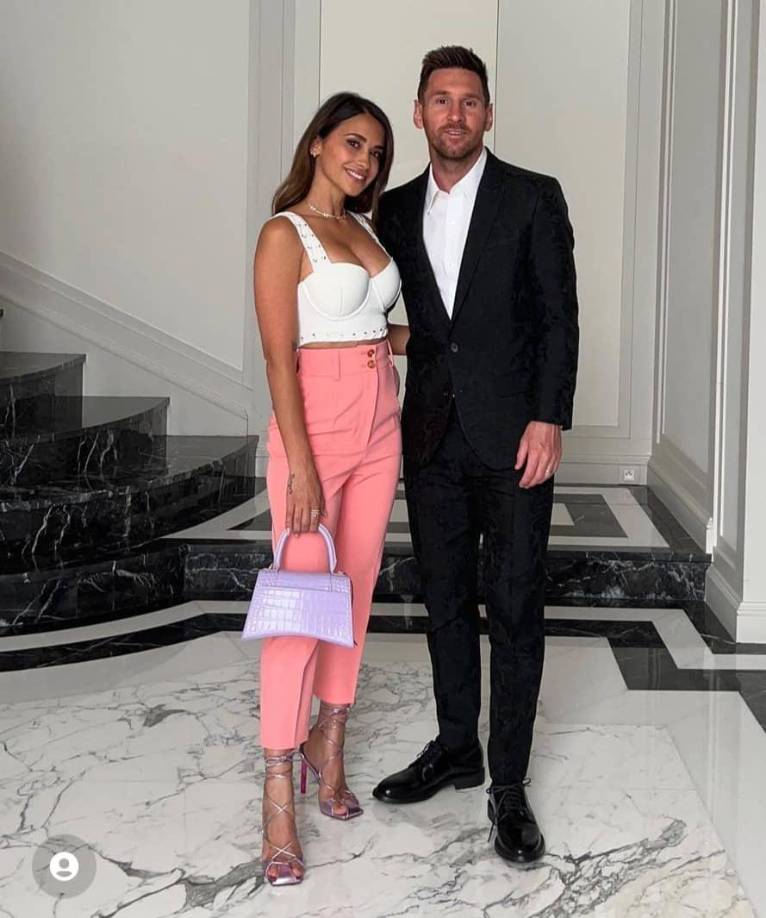 A pesar de los problemas que ha dado la vivienda, Messi ha pasado parte de sus vacaciones allí, junto a su familia, e incluso ha celebrado su 35 cumpleaños con jugadores de la selección de su país, Argentina. 