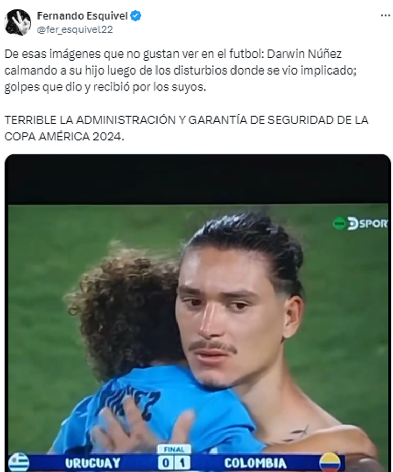 “De esas imágenes que no gustan ver en el fútbol: Darwin Núñez calmando a su hijo luego de los disturbios donde se vio implicado”, también compartieron las imágenes post-zafarrancho.