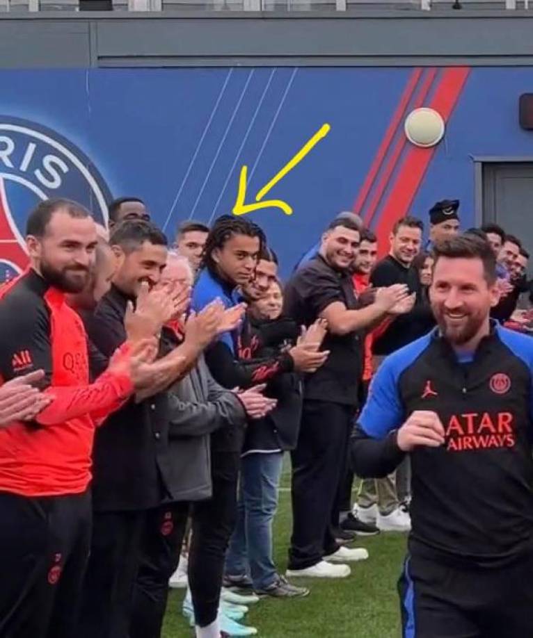 Y al parecer, el hermano de Mbappé no se mostró muy contento con la llegada del campeón argentino ante la ausencia de la estrella de los Bleus por sus vacaciones en Estados Unidos.