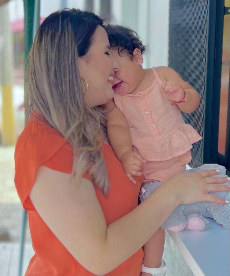 Recientemente sorprendió al revelar que despidió a su empleada por descubrirla maltratando a su hija. 