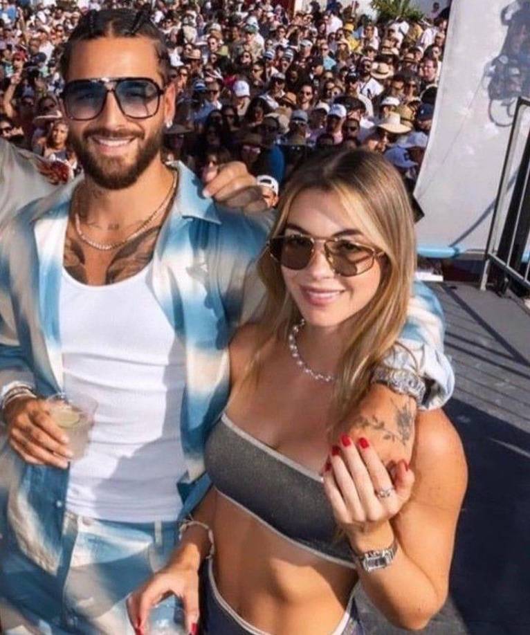 Por otra parte, aseguran que la pareja está esperando a que el vientre de Susana este mucho más pronunciado para así dar la noticia de manera oficial.