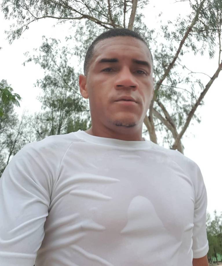 Carlos Will Mejía se mantiene en forma física. 