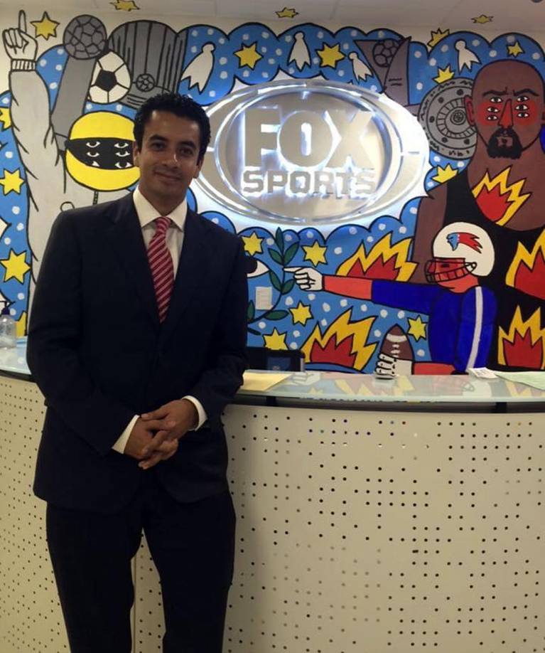 Juan Carlos Vázquez, narrador y analista de NFL que llegó a la empresa tras militar en TV Azteca, fue otro de los que padeció el recorte, luego de seis años.