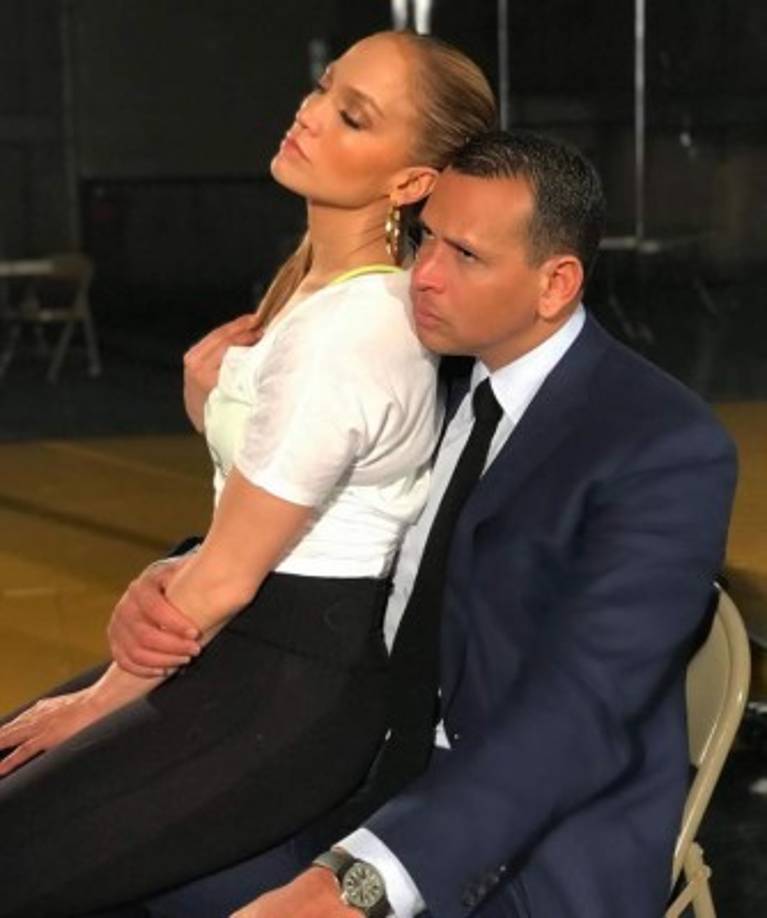 Cuando comenzaron a salir, fuentes cercanas a la pareja comentaron a diversos medios que no había nada formal, sólo estaban pasándola bien. <br/>