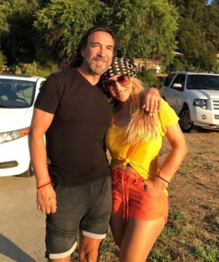 Marco Antonio Solís está felizmente casado desde hace más de 25 años con Cristian Salas, mejor conocida como Cristy Solís.