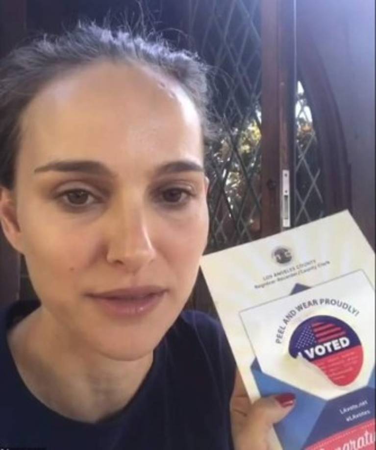 Natalie Portman mostró su calcomanía del condado de Los Ángeles en una historia de Instagram.<br/>