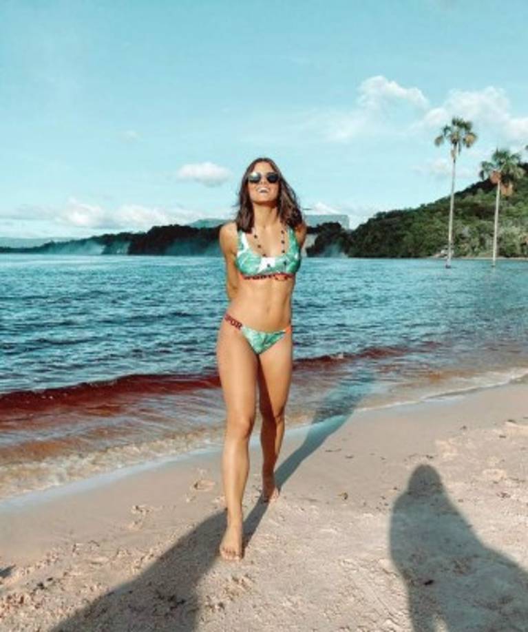 La modelo Ana Fois, compartió varias imágenes en su cuenta de Instagram horas antes de que el avión se estrellara, donde se mostraba feliz disfrutando de la playa.
