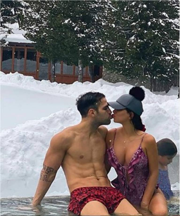 Cesc Fábregas, mediocampista del AS Mónaco, y su mujer Daniella Semaan prefirieron pasar estas fiestas navideñas en el frío.