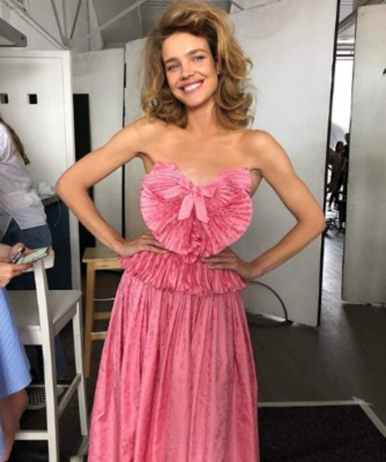 Desde los once años la modelo le ayudaba a su madre a vender frutas en un puesto ambulante.