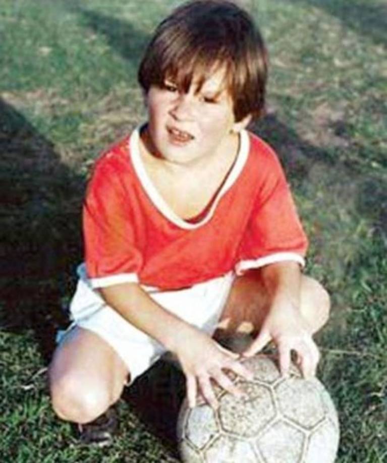 Lionel Messi. Un 'pulga' que a los cinco años comenzaba a dar sus primeros pasos en fútbol.