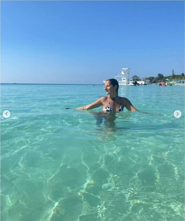 Camila Troglio se lo pasó muy bien en el mar de Islas de la Bahía.