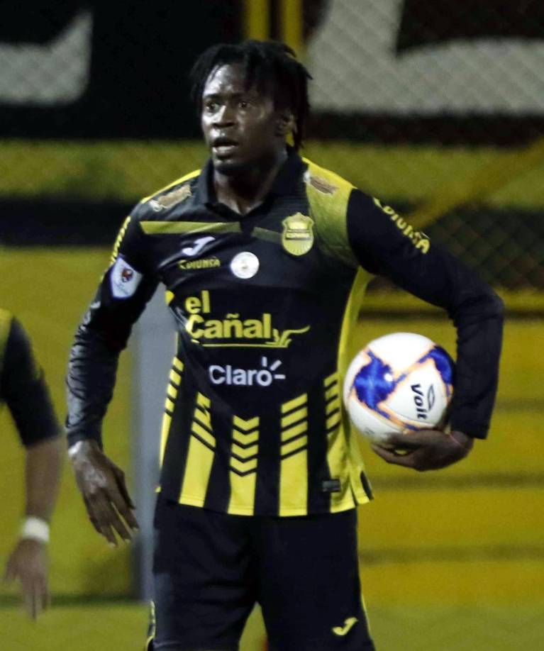 El Real España confirmó que el delantero Carlos Bernárdez se mantendrá en el club, tras la salida de Darixon Vuelto.