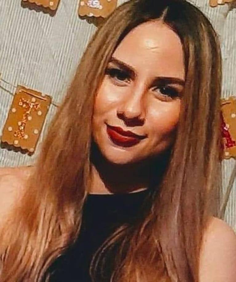 A través de redes sociales, Isabel Llamas, una mujer que se ha identificado como hermana de la víctima, ha asegurado que el asesinato se trató de un feminicidio y que el presunto agresor era un cliente asiduo que ya había acosado a varias mujeres en la carnicería. 