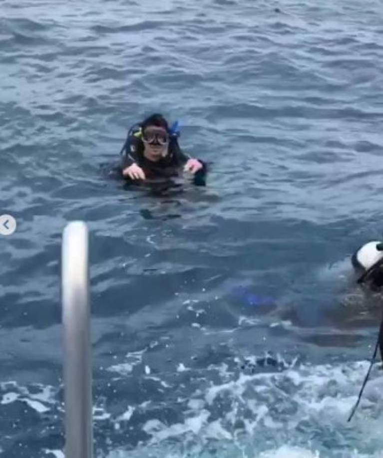 Roger Espinoza no solo es un crack en las canchas, también para bucear, uno de sus pasatiempos favoritos.