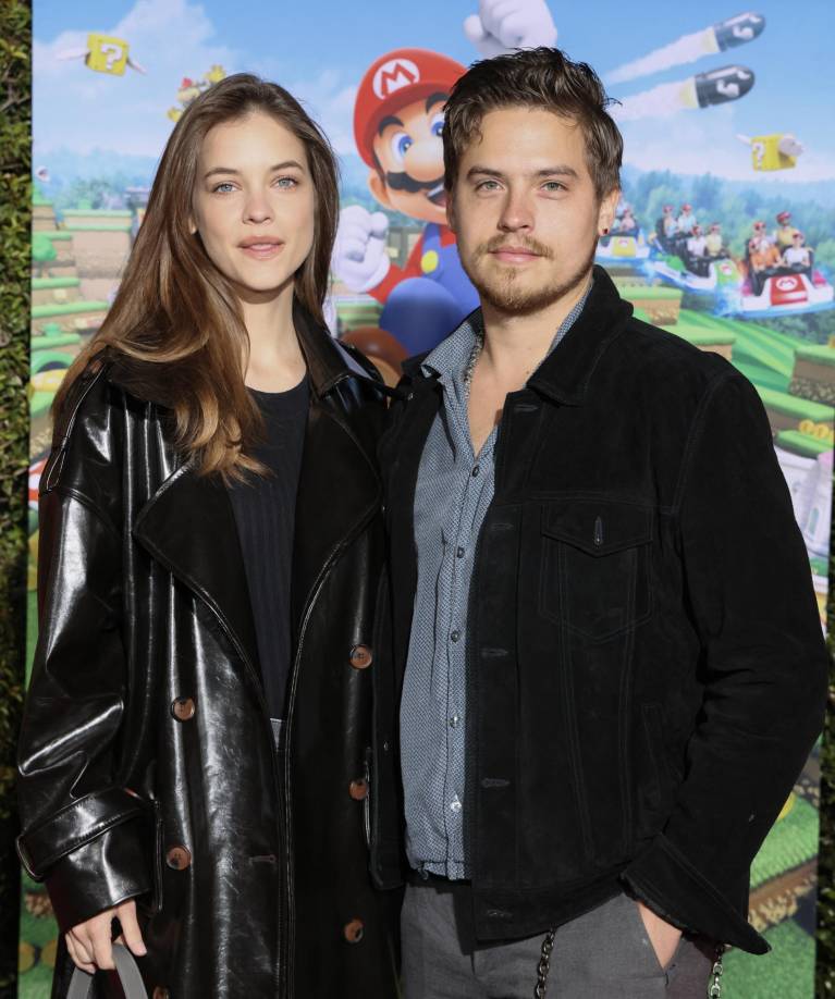 Barbara Palvin y Dylan Sprouse.