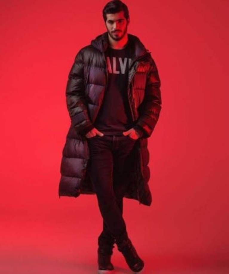 Saeid Ezatolahi<br/><br/>saeedezatolahi.official: 775 mil seguidores <br/>Saeid Ezatolahi (Bandar-e Anzali, 1 de octubre de 1996).Juega en la demarcación de centrocampista para el FC Amkar Perm de la Liga Premier de Rusia, cedido por el FC Rostov.<br/>