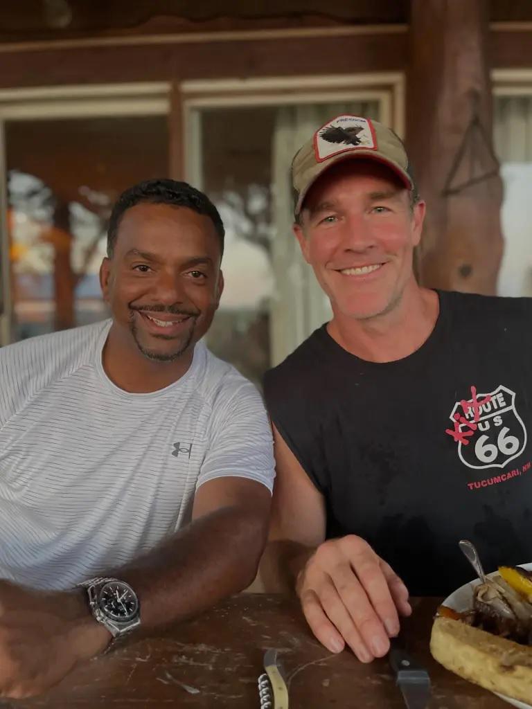 Alfonso Ribeiro y la desgarradora foto de su despedida de James Van Der Beek