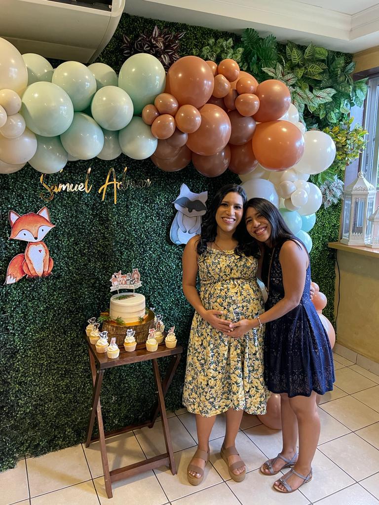 Valerie Peralta de Tróchez es agasajada por su baby shower