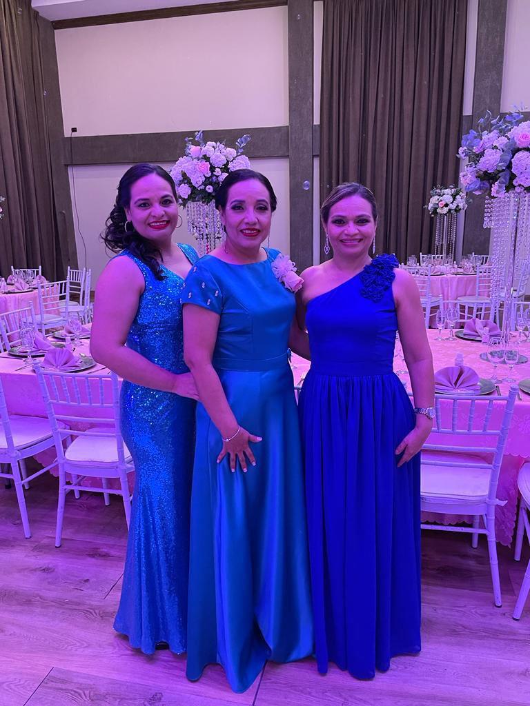 Júbilo y fiesta por los 15 años de Isabella Cáceres