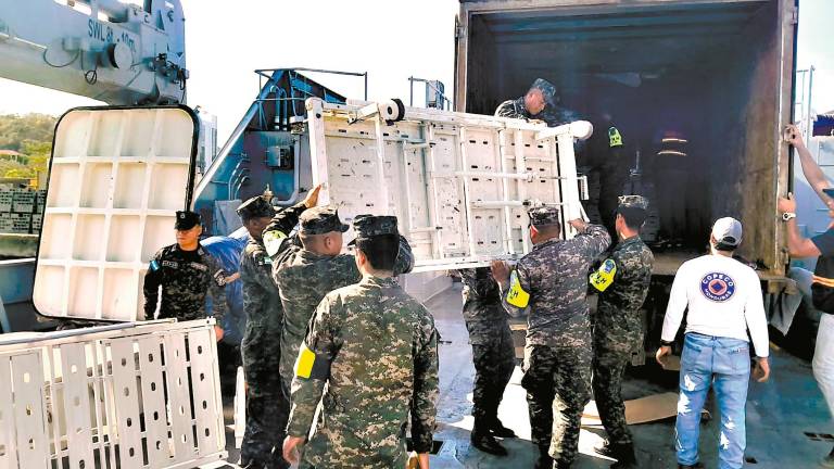 <b><span class=mln_uppercase_mln>Trabajo.</span></b> En 14 meses estará listo el nuevo hospital de Roatán.