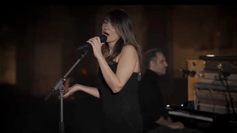 ¿Quién es Parastoo Ahmadi, la cantante condenada a 74 latigazos en Irán?