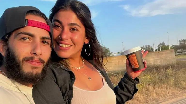 Exrehén mexicana celebra boda simbólica mientras su novio sigue cautivo en Gaza