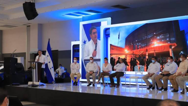 El presidente de Honduras, Juan Orlando Hernández, durante la presentación del informe.