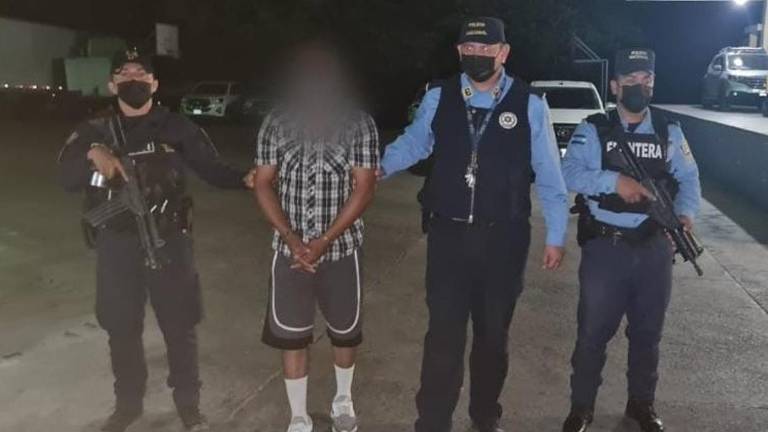 El hondureño, de 28 años y cuya identidad no fue revelada, es acusado del delito de “tráfico ilícito de personas.