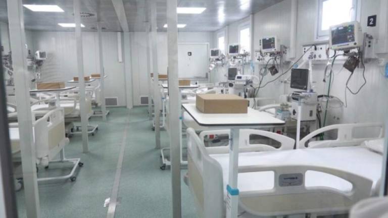 La unidad móvil de Tegucigalpa que está a la par de los hospitales San Felipe y el Instituto Cardiopulmonar cuenta con 39 módulos y 60 camas para los pacientes con covid-19 que lo requieran.