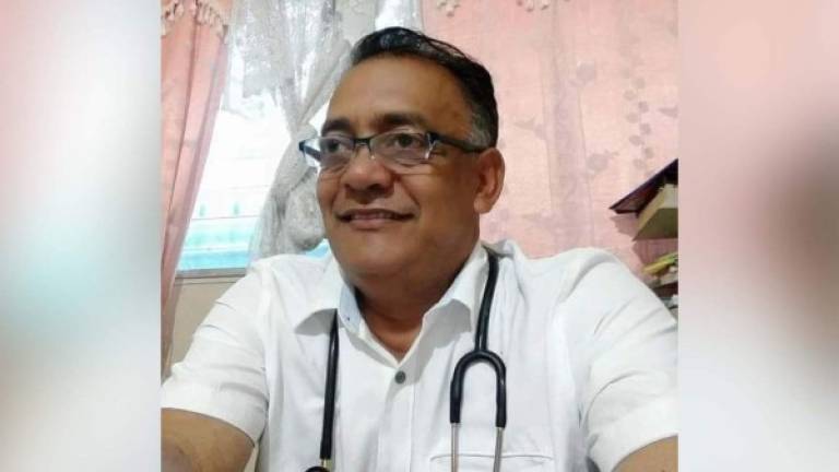El doctor Saúl Mayorquín falleció cuando era trasladado de Comayagua a Tegucigalpa, capital de Honduras.