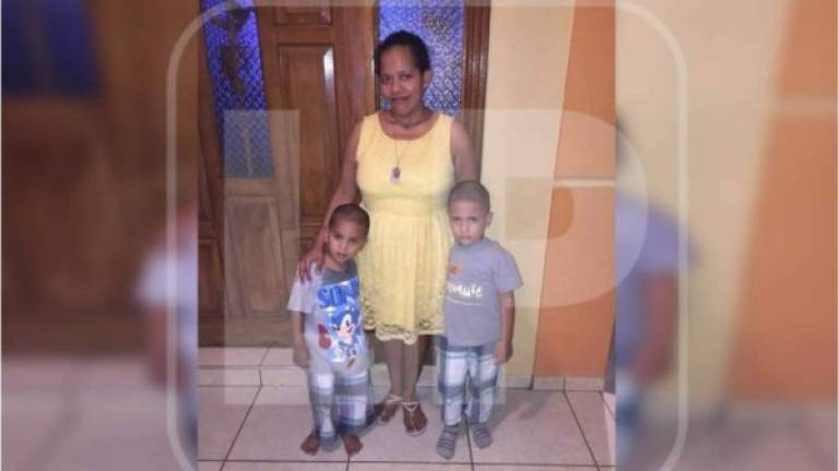 Las víctimas son Karla Adabel Centeno (de 30 años) y sus pequeños hijos Abel Isaí (de 5) y Moisés Jareth Centeno (de 4).