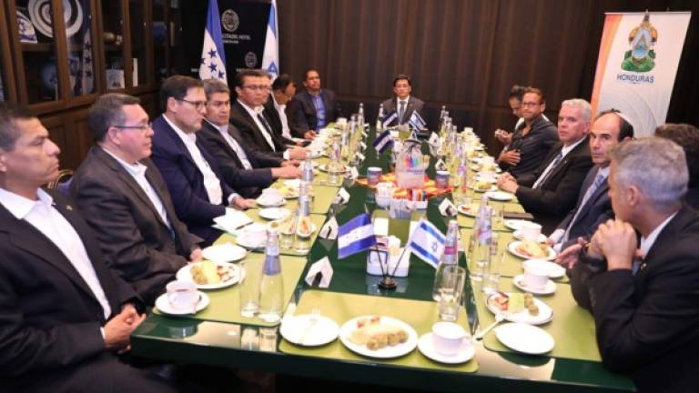 La delegación del Gobierno de Honduras, encabezada por el presidente Juan Orlando Hernández, se reunió con varios empresarios de Israel.