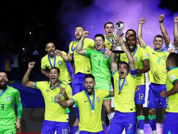 Brasil celebró la obtención del título en el Futsal luego de superar a la Argentina.