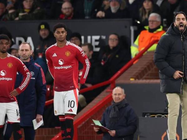 El portugués Amorim tuvo su primera victoria como DT del Manchester United.